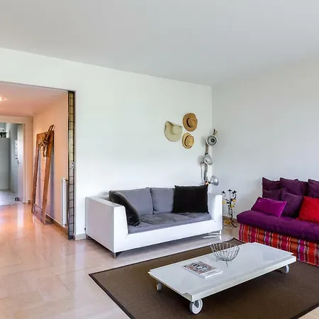 Vaneau Gallia Traversant Cannes
