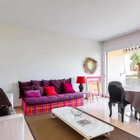 Vaneau Gallia Traversant Apartment *